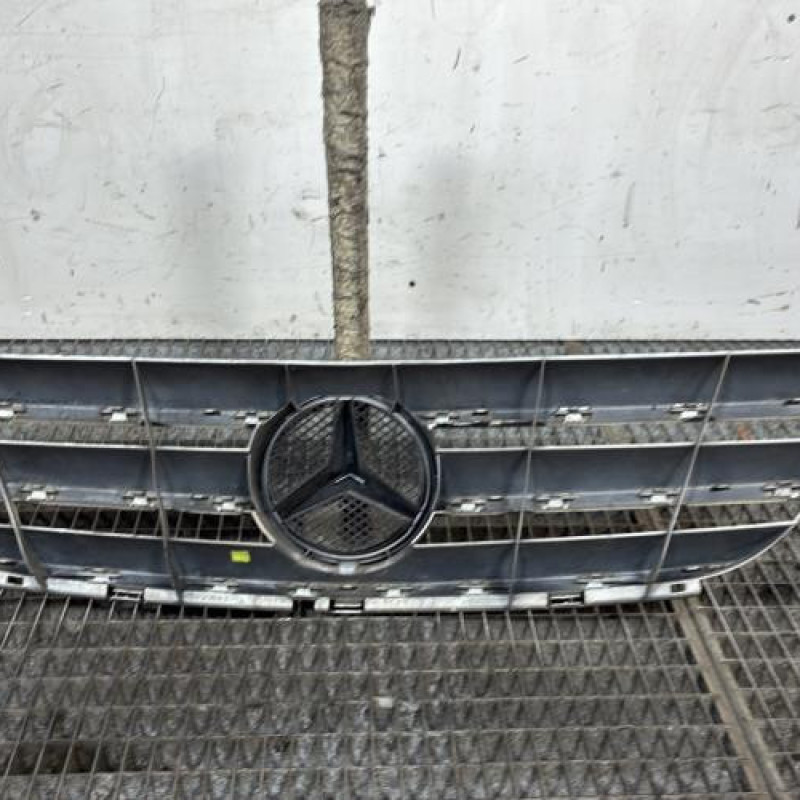 Calandre MERCEDES CLASSE B 245 Photo n°4