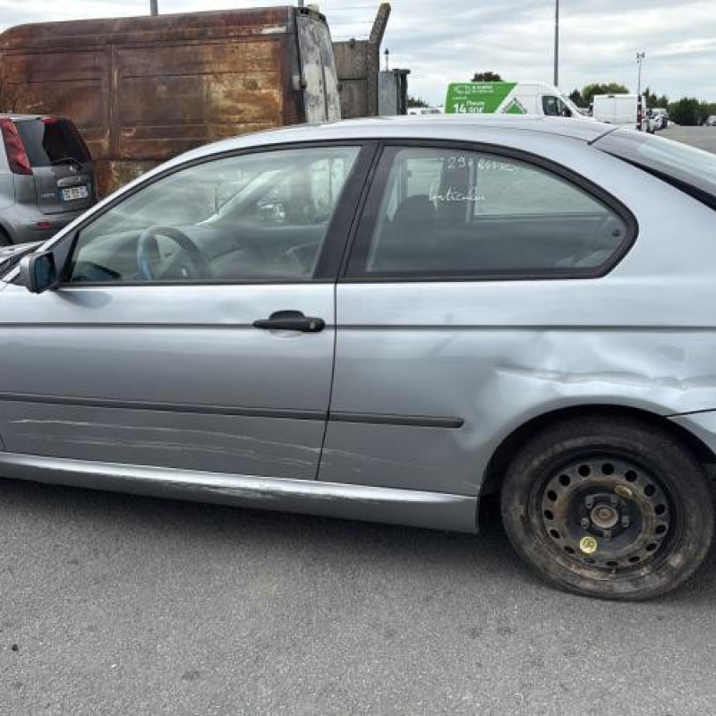 Custode arriere droit BMW SERIE 3 E46 Photo n°9