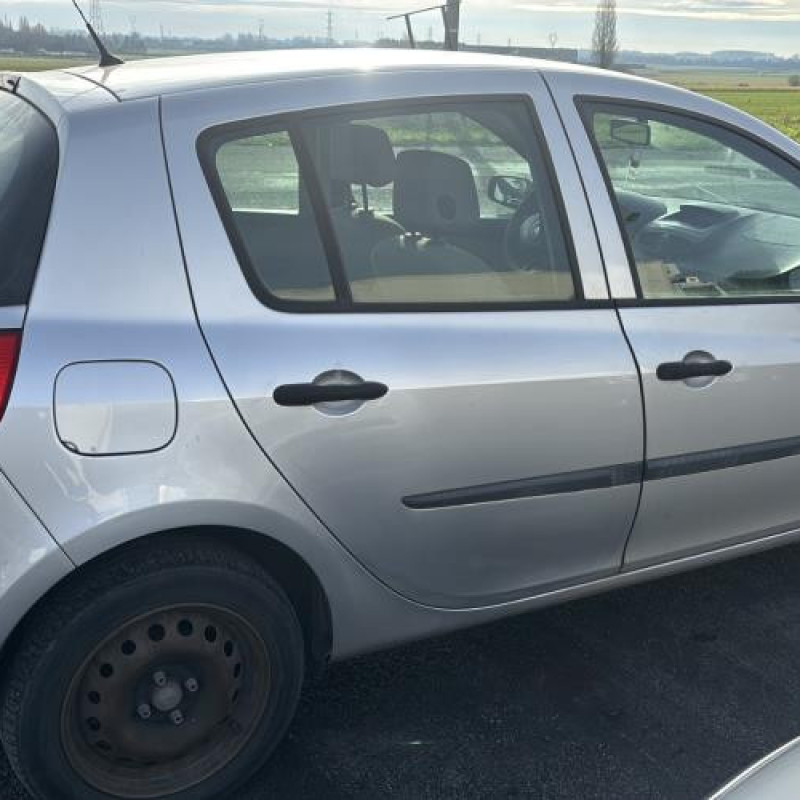 Aile avant droit RENAULT CLIO 3 Photo n°11