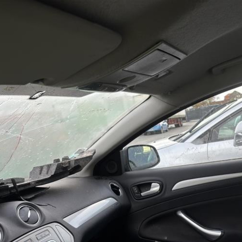 Feu arriere secondaire gauche (feux) FORD MONDEO 3 Photo n°16