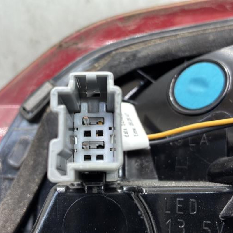 Feu arriere secondaire gauche (feux) FORD FIESTA 7 Photo n°3