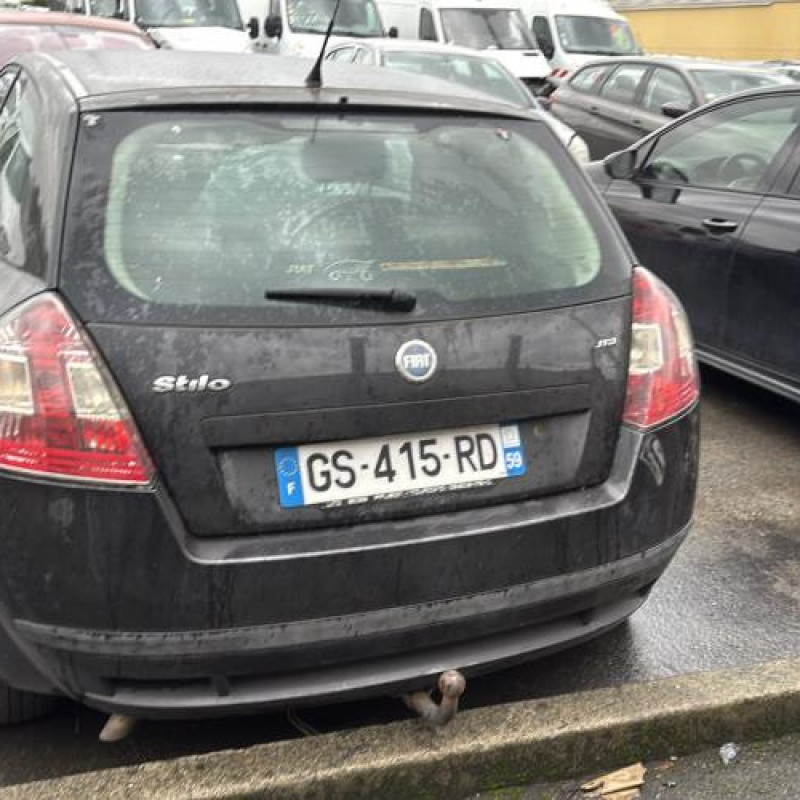 Pare choc arriere FIAT STILO Photo n°12