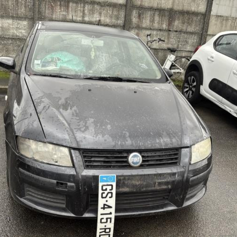 Pare choc arriere FIAT STILO Photo n°15
