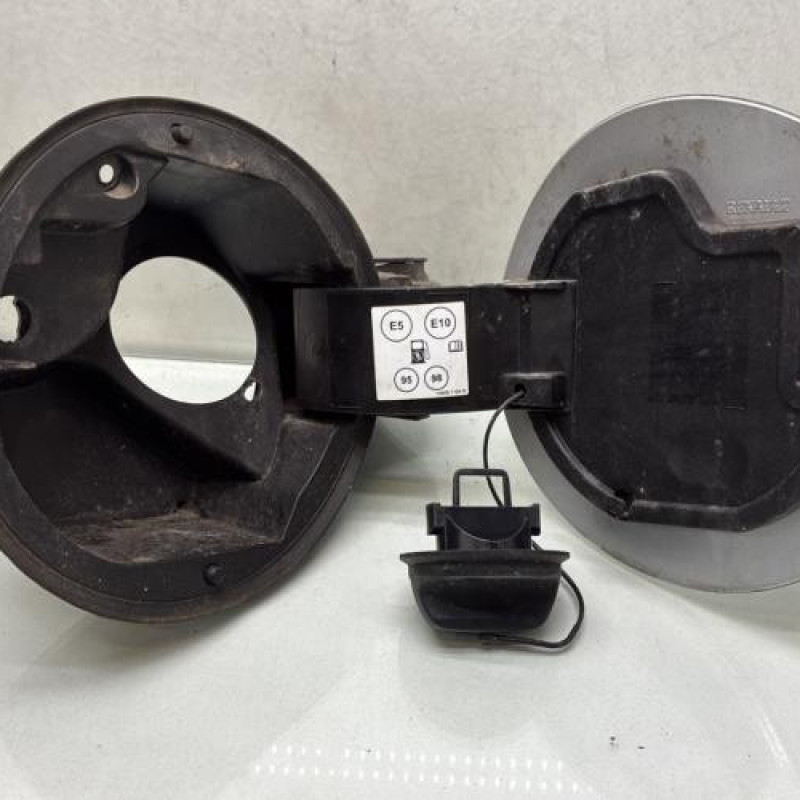 Trappe d'essence RENAULT CLIO 5 Photo n°3