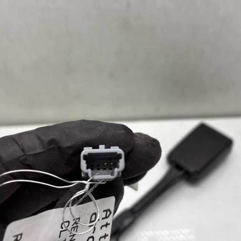 Attache ceinture avant droit RENAULT CLIO 5 Photo n°4