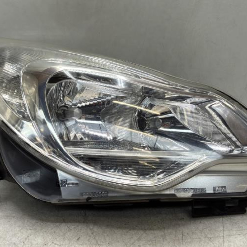 Optique avant principal droit (feux)(phare) OPEL CORSA D Photo n°1