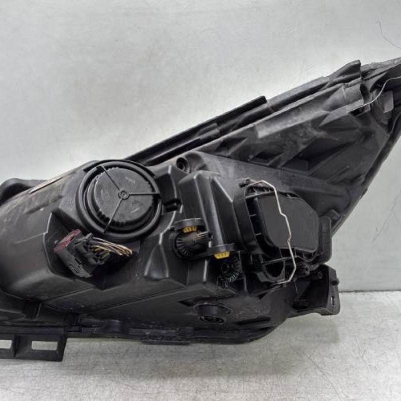 Optique avant principal droit (feux)(phare) OPEL CORSA D Photo n°6