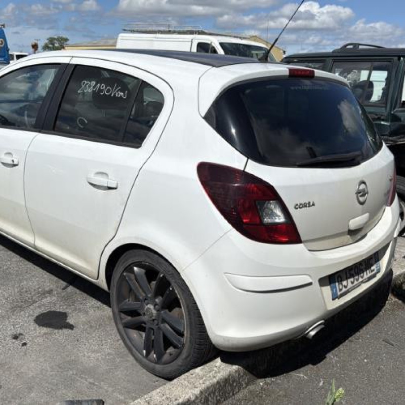 Optique avant principal gauche (feux)(phare) OPEL CORSA D Photo n°10