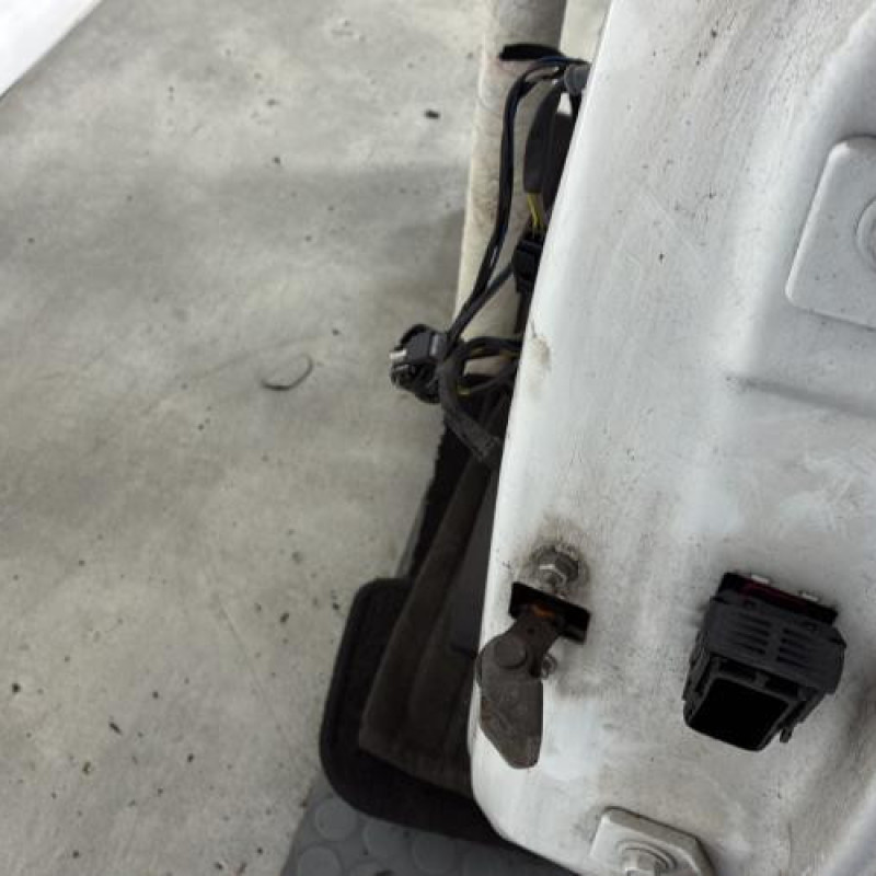 Porte avant gauche OPEL CORSA D Photo n°4