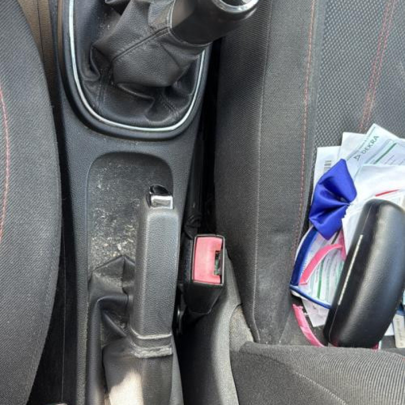 Pare boue avant gauche OPEL CORSA D Photo n°19