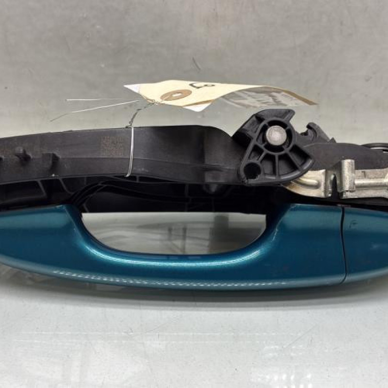 Poignee porte avant gauche FORD FIESTA 7 Photo n°2