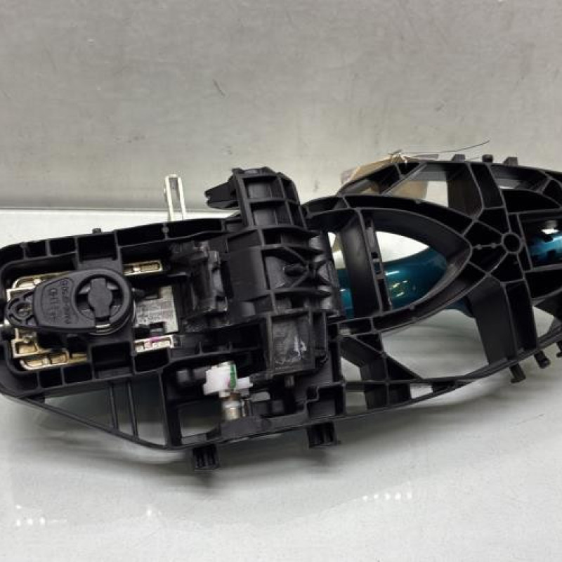 Poignee porte avant gauche FORD FIESTA 7 Photo n°3