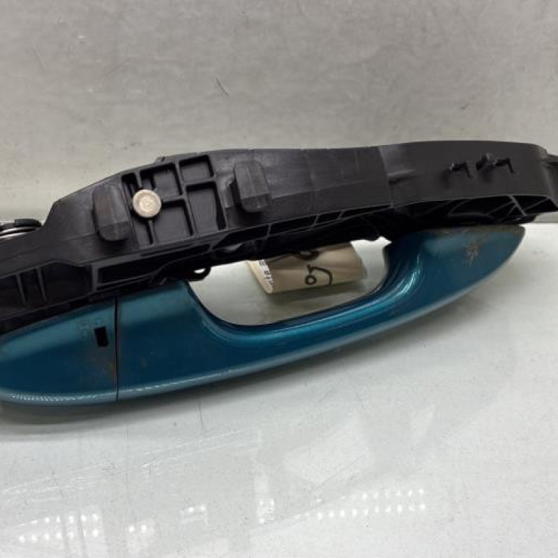 Poignee porte avant gauche FORD FIESTA 7 Photo n°4