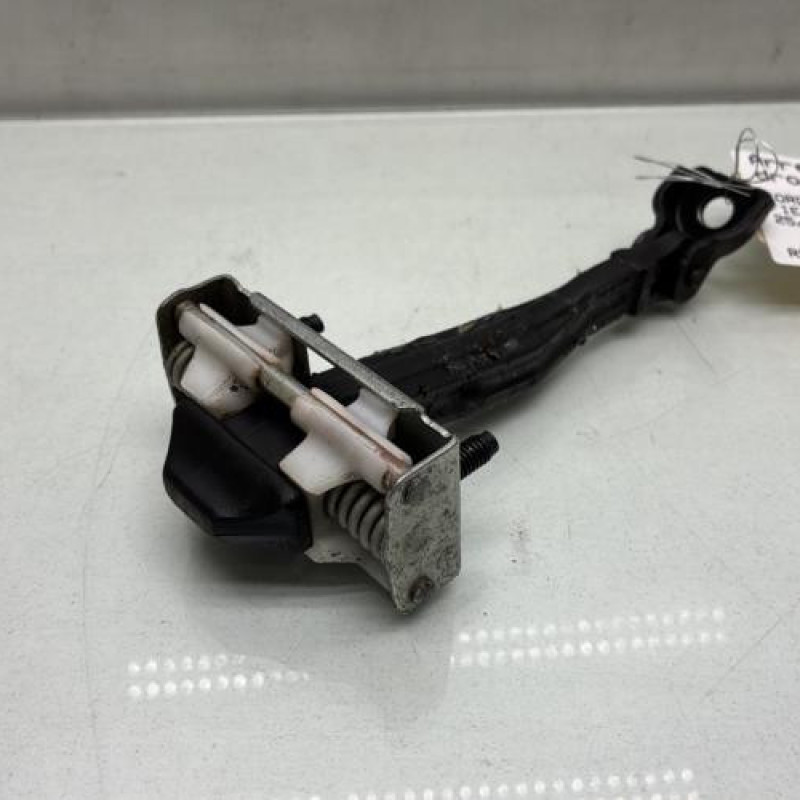 Arret de porte avant droit FORD FIESTA 7 Photo n°1