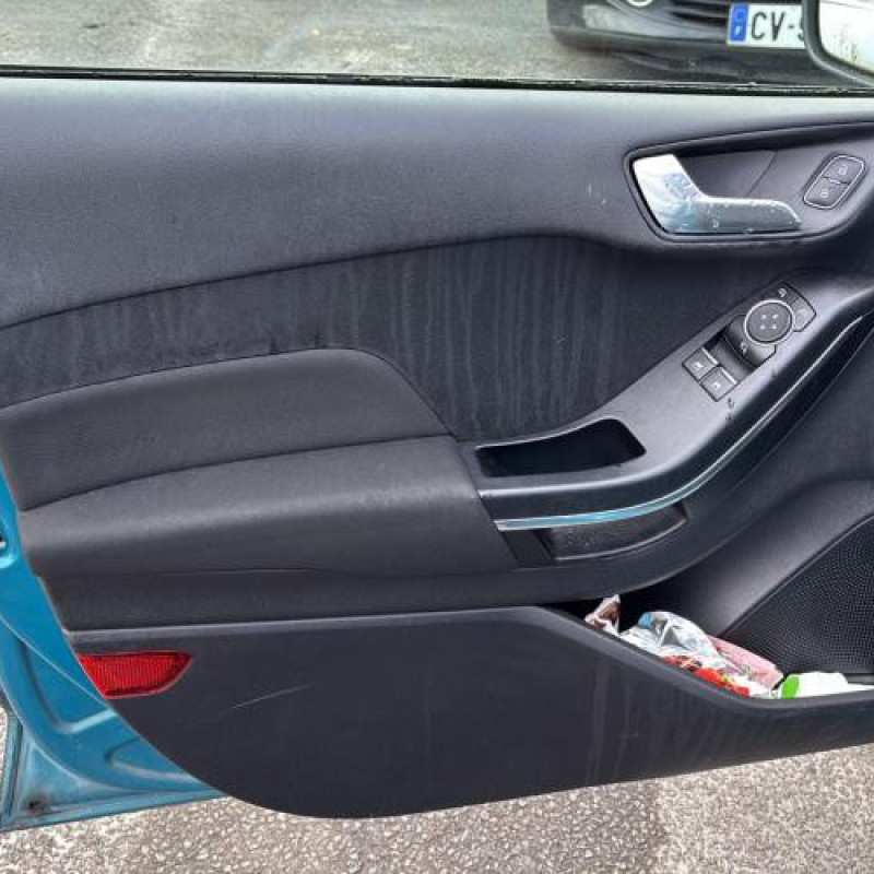 Bouton de coffre FORD FIESTA 7 Photo n°15