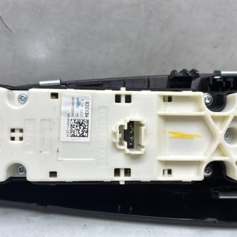 Interrupteur de leve vitre avant gauche FORD FIESTA 7 Photo n°3