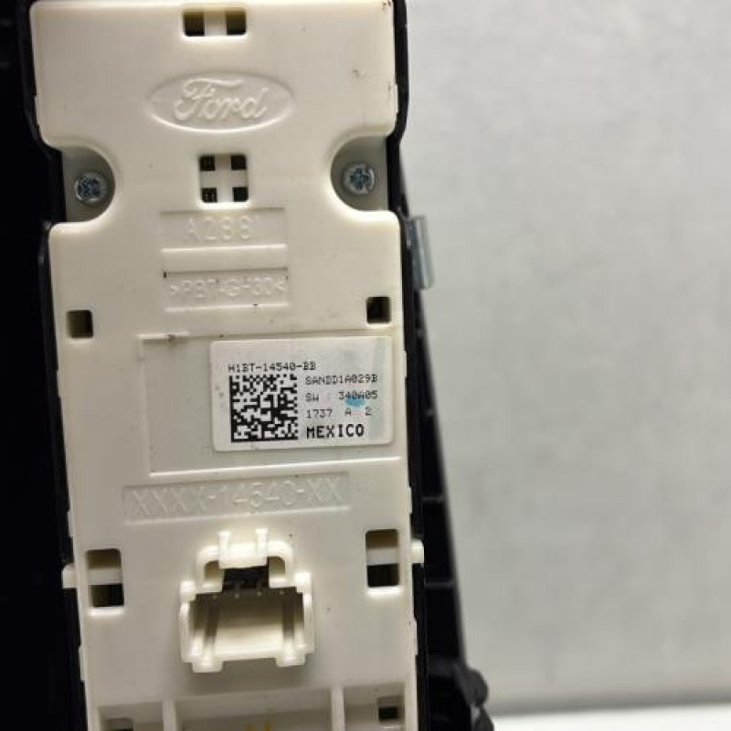 Interrupteur de leve vitre avant gauche FORD FIESTA 7 Photo n°4