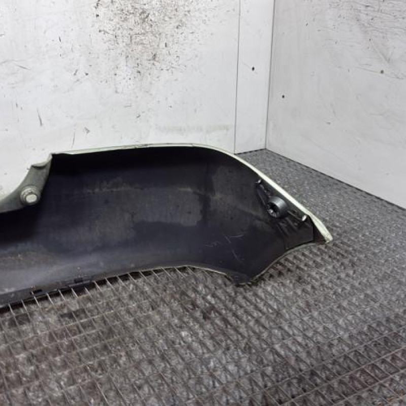 Pare choc arriere TOYOTA YARIS 1 Photo n°4