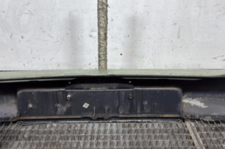 Pare choc arriere TOYOTA YARIS 1