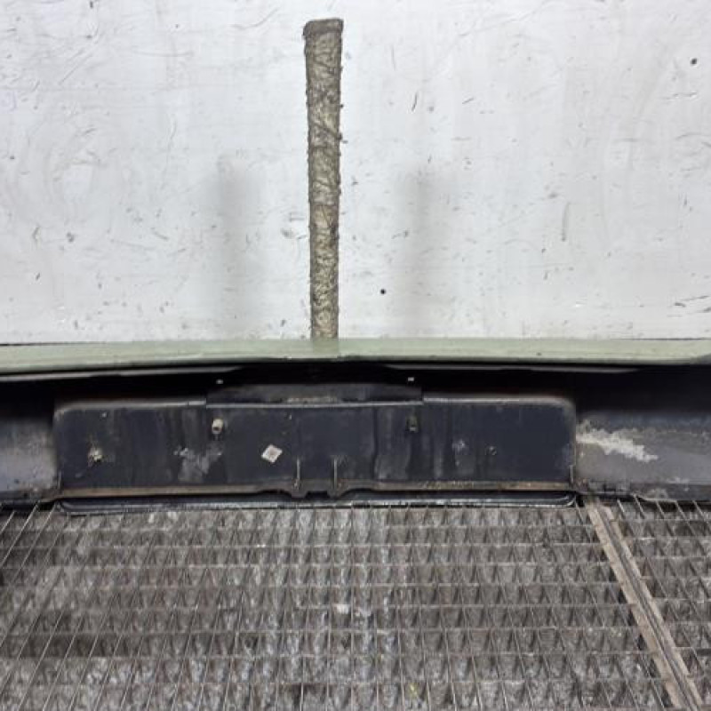 Pare choc arriere TOYOTA YARIS 1 Photo n°5