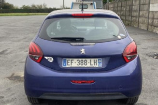 Feu arriere stop central PEUGEOT 208 1