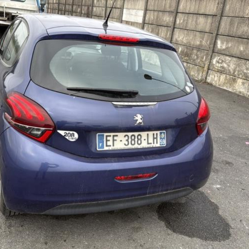 Feu arriere stop central PEUGEOT 208 1 Photo n°20