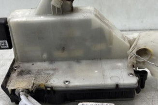 Serrure avant gauche PEUGEOT 208 1