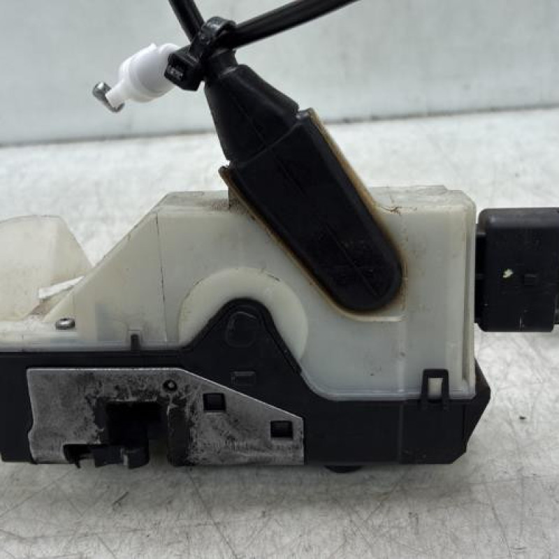 Serrure avant gauche PEUGEOT 208 1 Photo n°5