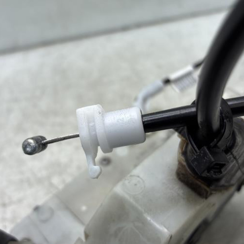 Serrure avant gauche PEUGEOT 208 1 Photo n°6