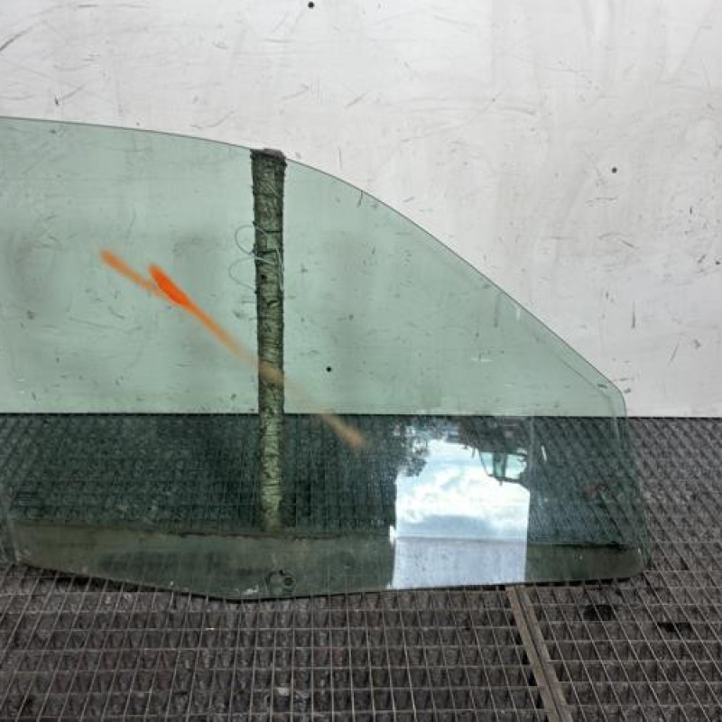Vitre avant gauche RENAULT CLIO 2 Photo n°4