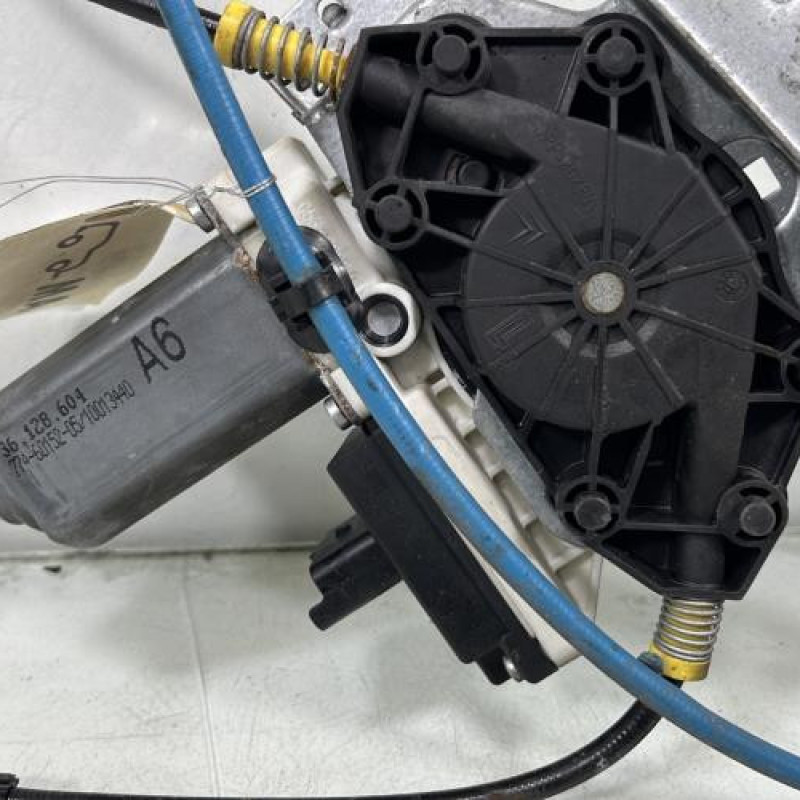 Leve vitre electrique avant gauche CITROEN C2 Photo n°4