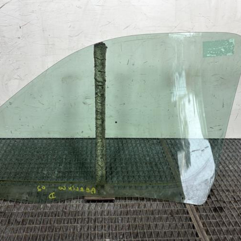 Vitre avant droit PEUGEOT PARTNER 1 Photo n°4