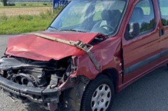 Vitre avant droit PEUGEOT PARTNER 1