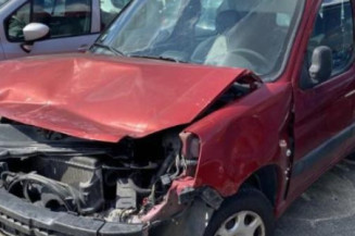 Vitre avant droit PEUGEOT PARTNER 1