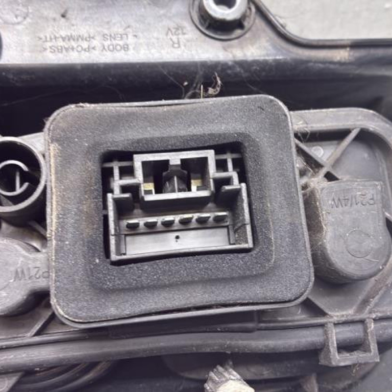 Feu arriere principal droit (feux) PEUGEOT BIPPER Photo n°4