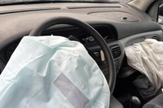 Pare choc arriere RENAULT SCENIC 1