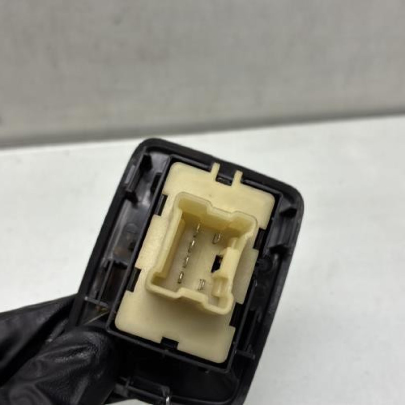 Interrupteur de leve vitre avant droit DACIA SANDERO 2 Photo n°3