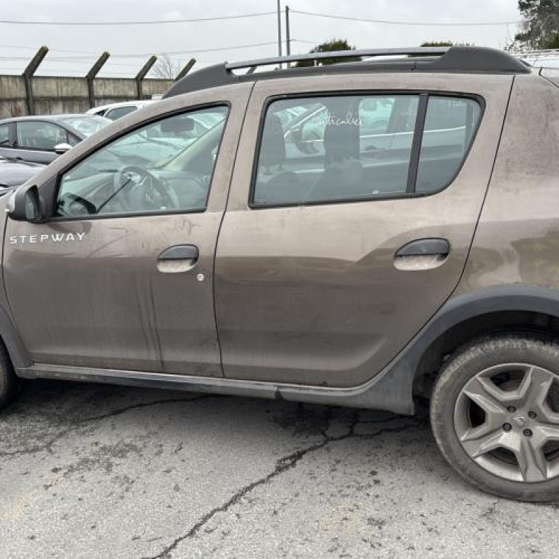 Interrupteur de leve vitre avant droit DACIA SANDERO 2 Photo n°10