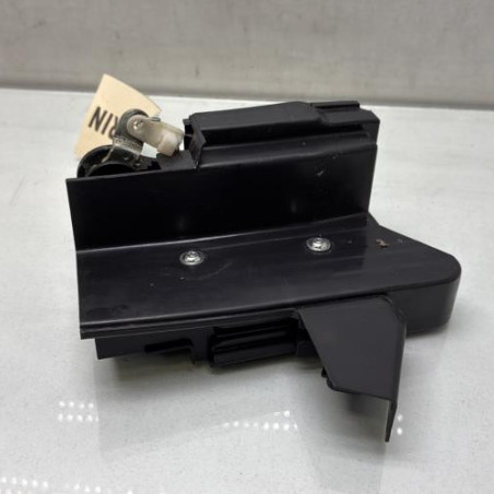 Serrure avant droit DACIA SANDERO 2