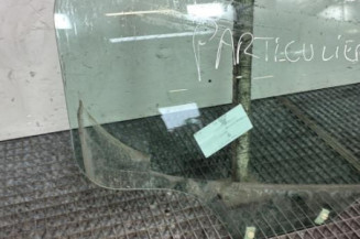 Vitre arriere droit PEUGEOT 308 1