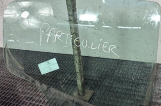 Vitre arriere droit PEUGEOT 308 1