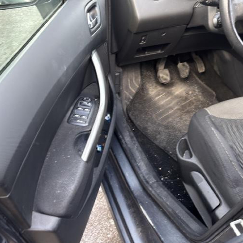 Vitre arriere droit PEUGEOT 308 1 Photo n°19