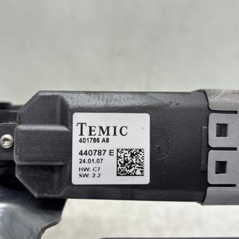 Leve vitre electrique avant gauche PEUGEOT 308 1 Photo n°10