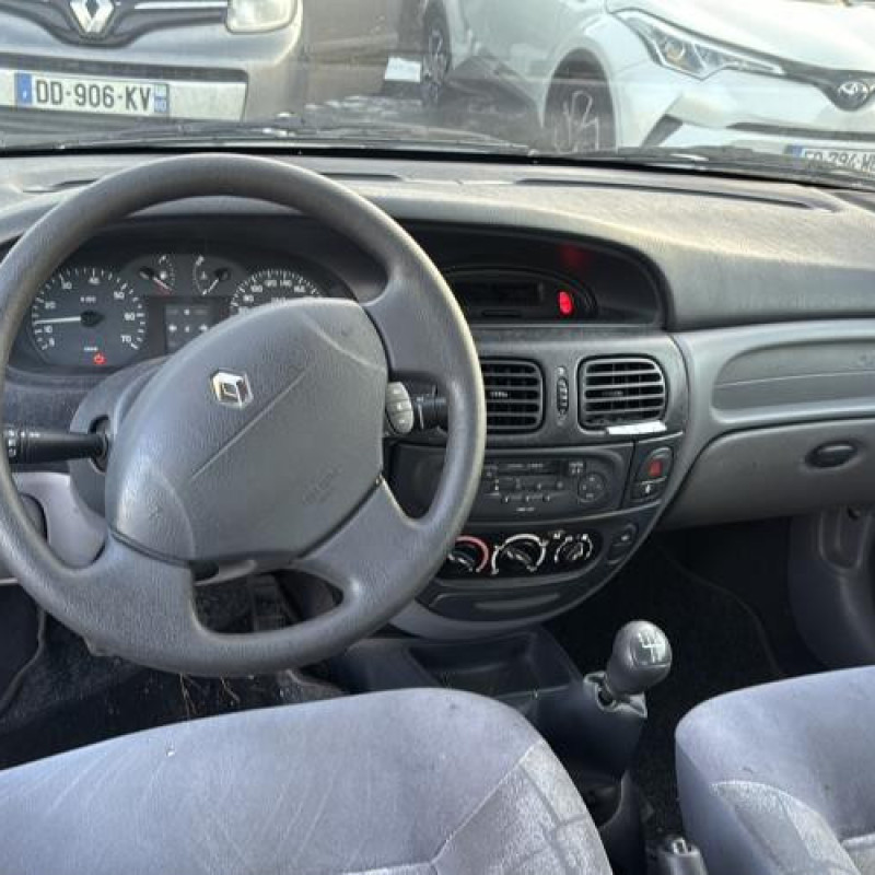 Feu arriere principal droit (feux) RENAULT MEGANE 1 Photo n°15