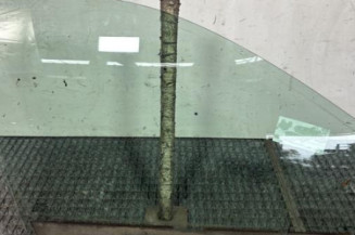 Vitre avant droit RENAULT MEGANE 1 Photo n°1