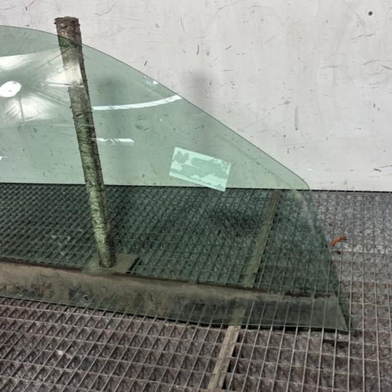 Vitre avant droit RENAULT MEGANE 1 Photo n°2