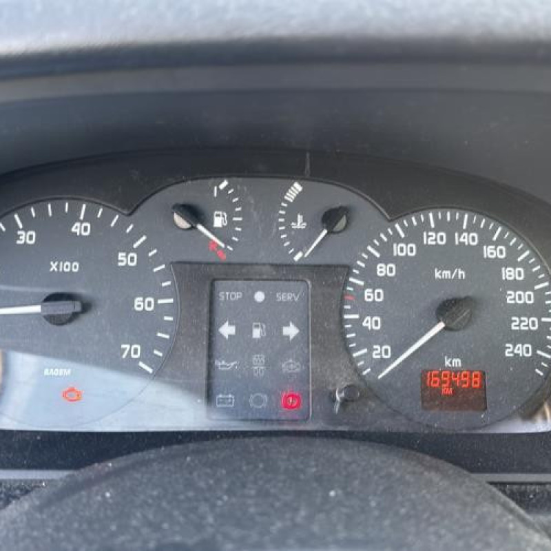 Vitre avant droit RENAULT MEGANE 1 Photo n°19