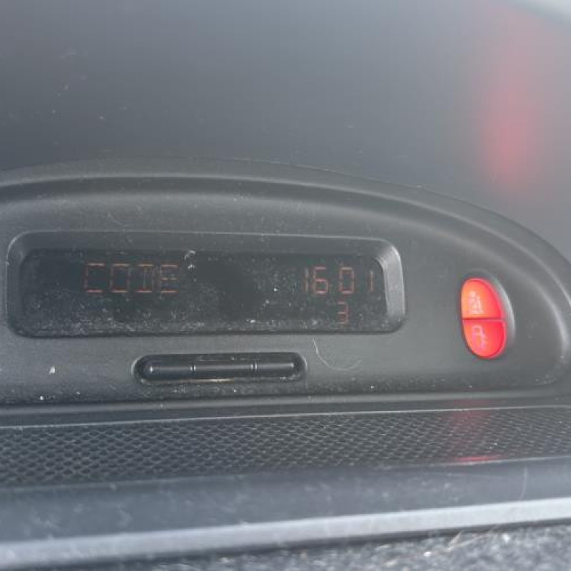 Vitre avant droit RENAULT MEGANE 1 Photo n°20