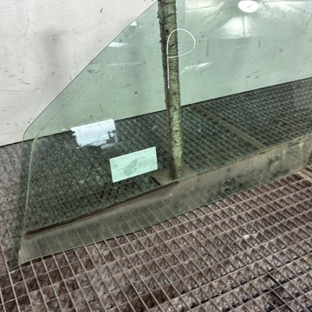 Vitre avant gauche RENAULT MEGANE 1