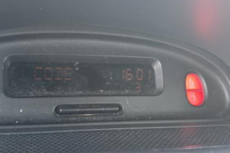 Vitre avant gauche RENAULT MEGANE 1